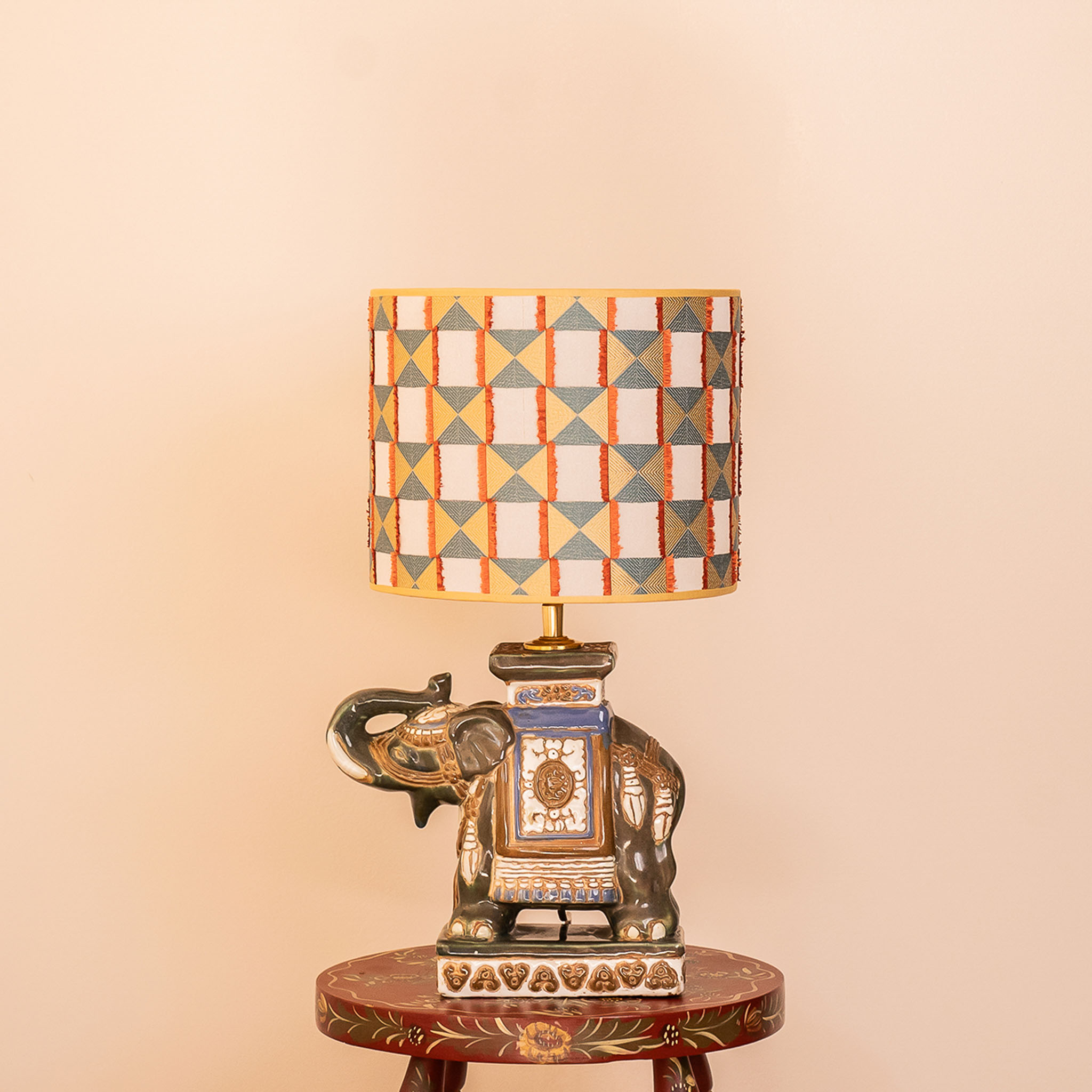 Jade lampenset met Lizzy kap en Ollie 3 porseleinen voet. EMMS Studio