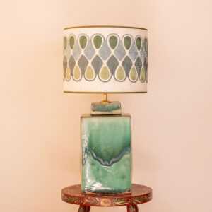 Meruno lampenset met Sierra groene kap en turquoise–groene Verdura voet. EMMS Studio